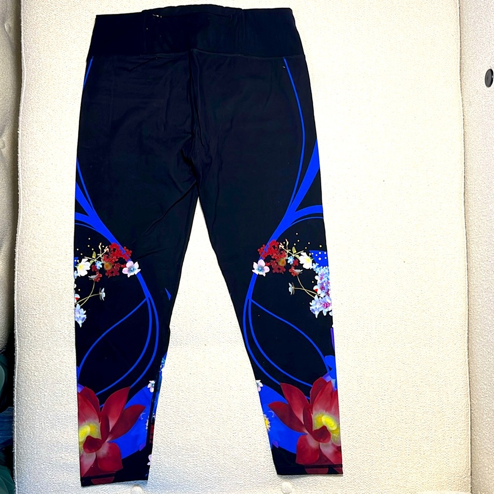Sweaty Betty 7/8 leggings- size medium